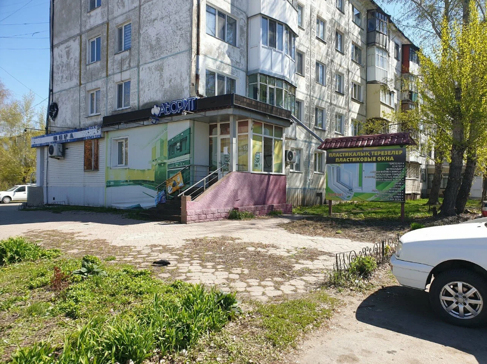 Детали вывески с алюминиевыми бортами